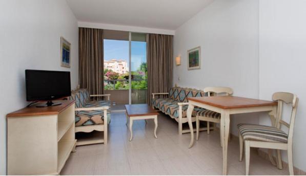 Hotel Garbi 4*